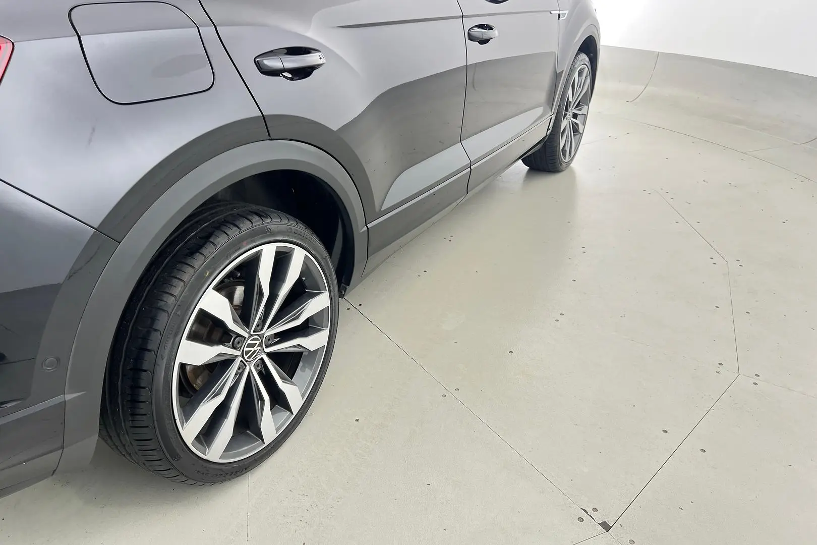 2021 Volkswagen T-Roc Gallery Image 5