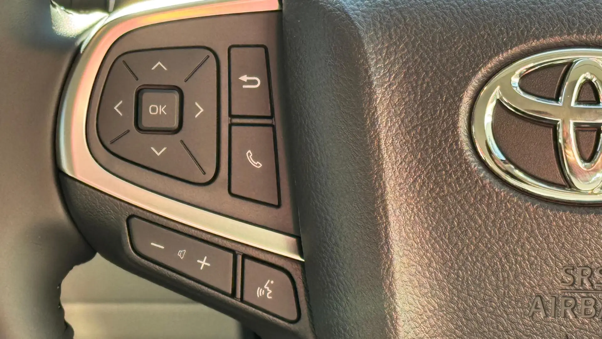 2025 Toyota Hiace Gallery Image 17