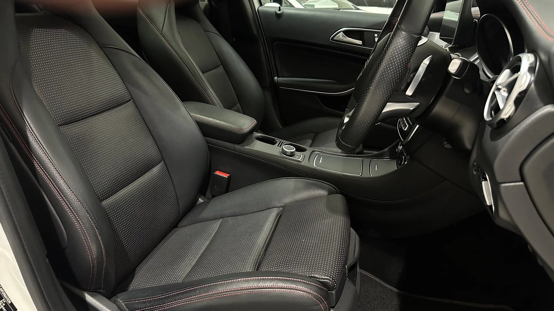 2018 Mercedes-Benz GLA-Class Gallery Image 16