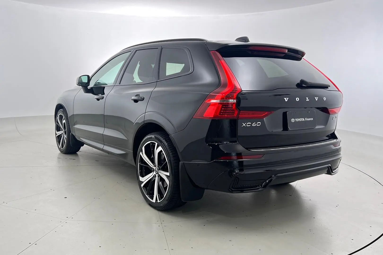 2021 Volvo XC60 Gallery Image 5