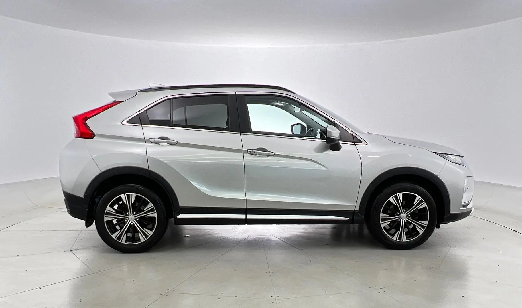 2019 Mitsubishi Eclipse Cross Image 2