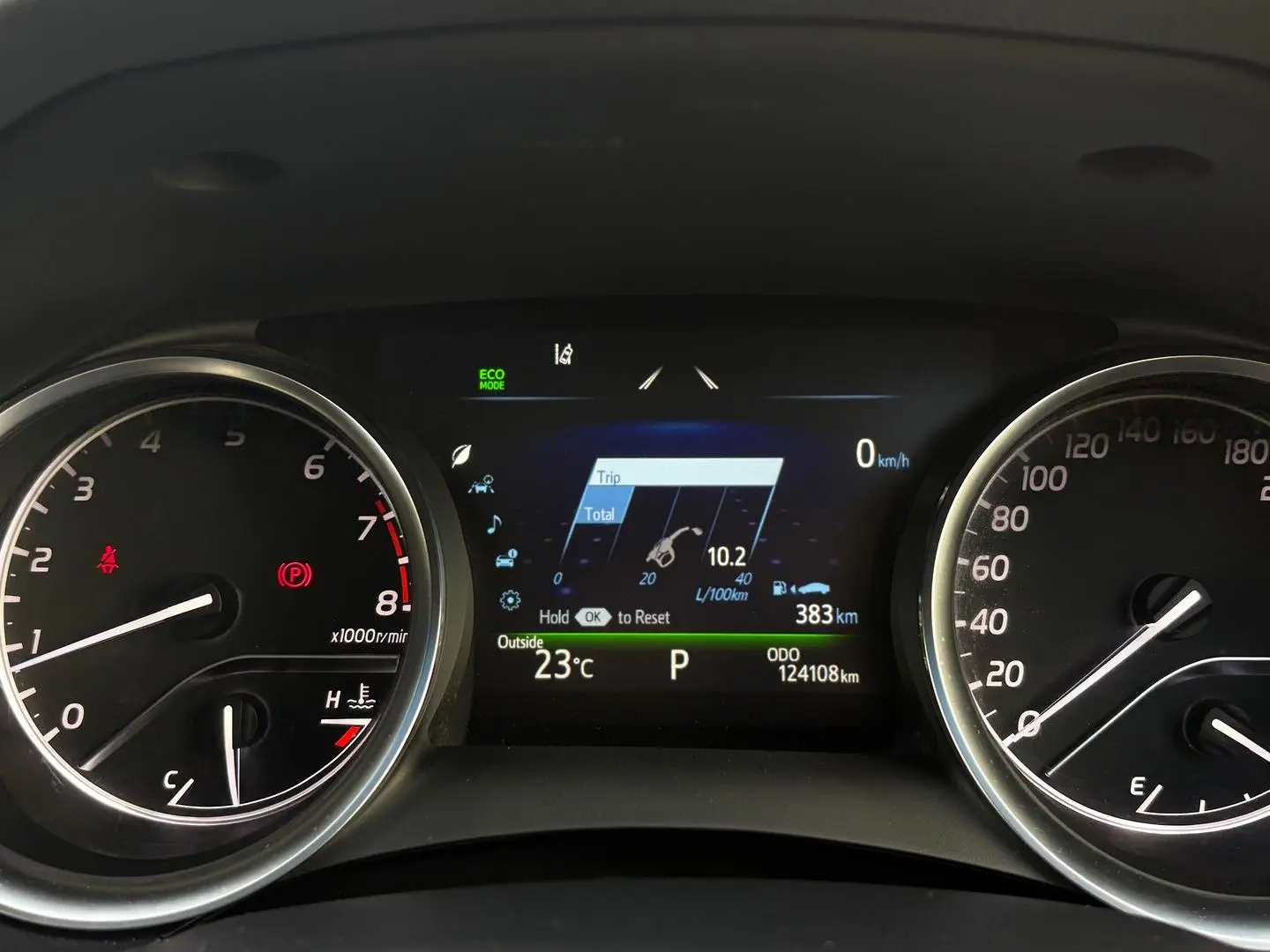 2019 Toyota Camry Gallery Image 17