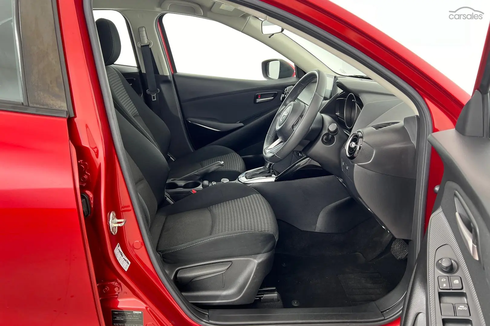 2017 Mazda 2 Image 11