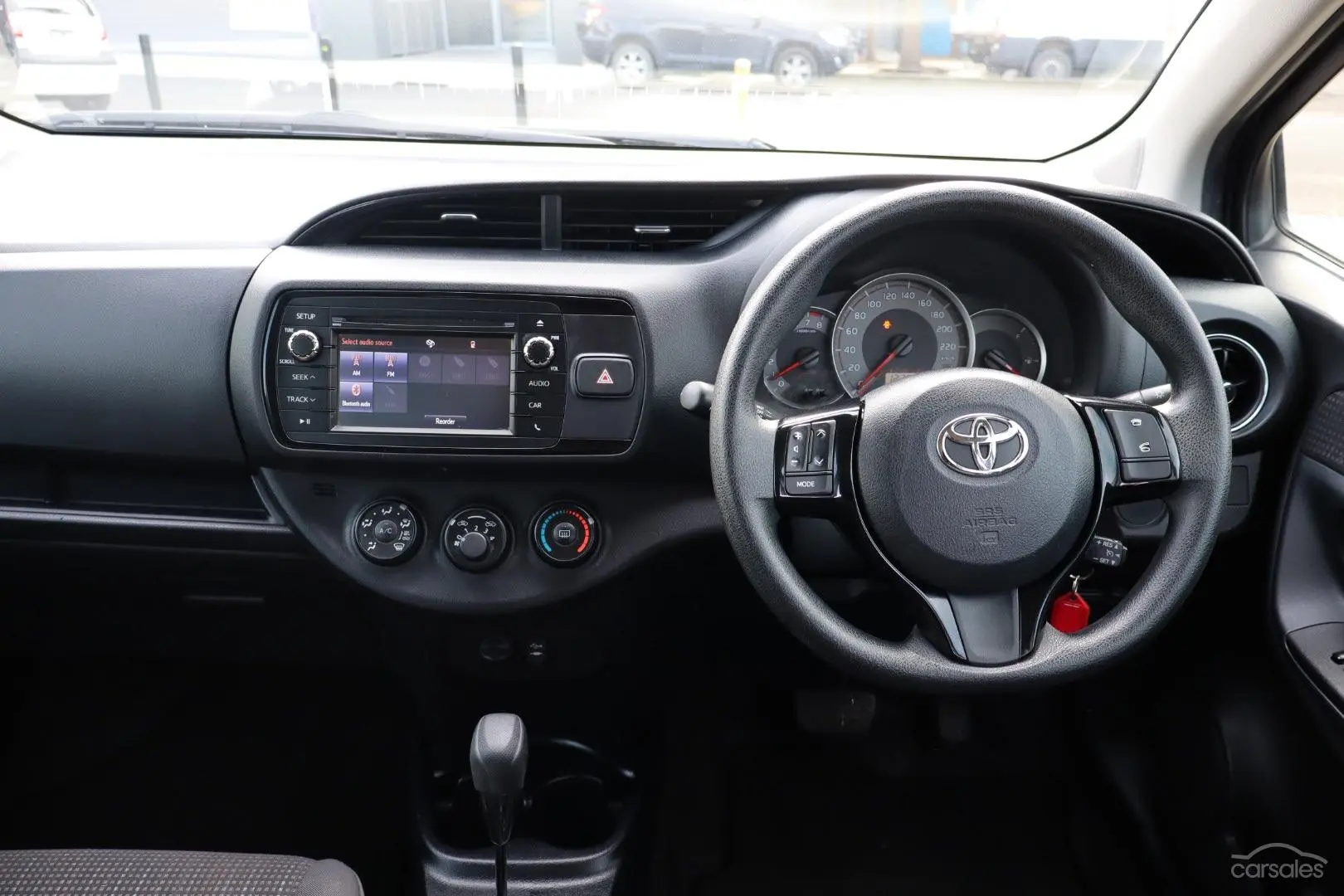 2017 Toyota Yaris Image 54