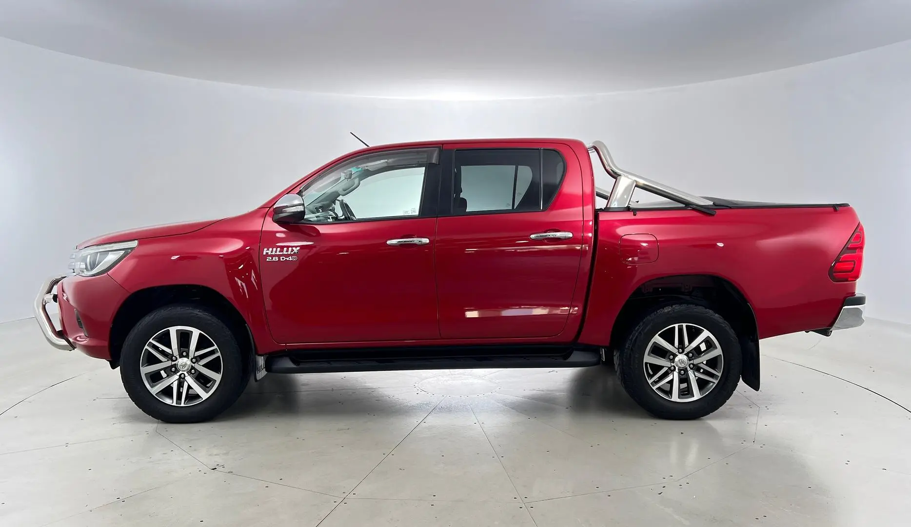 2016 Toyota Hilux Gallery Image 7