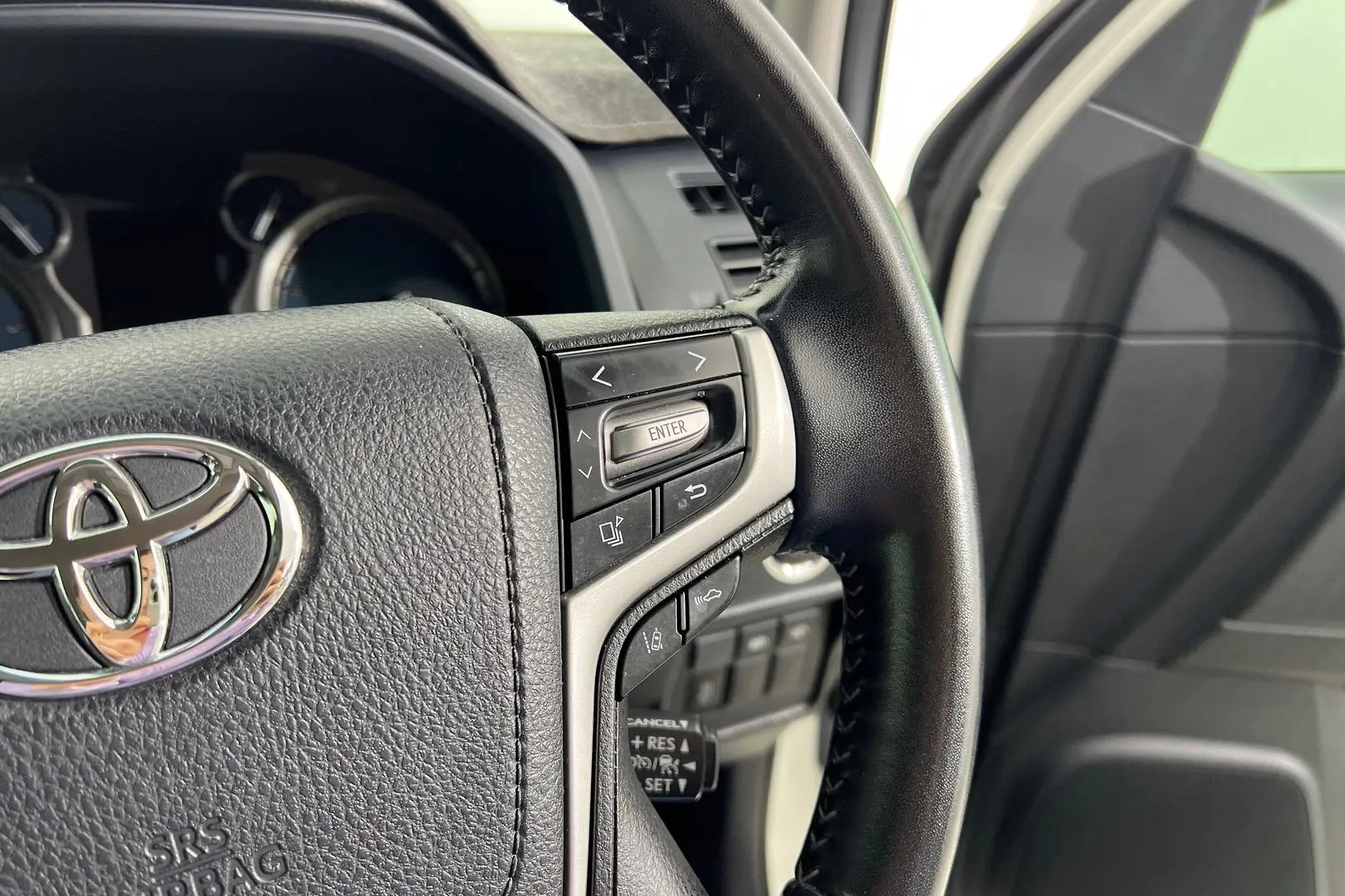 2019 Toyota Landcruiser Prado Gallery Image 17