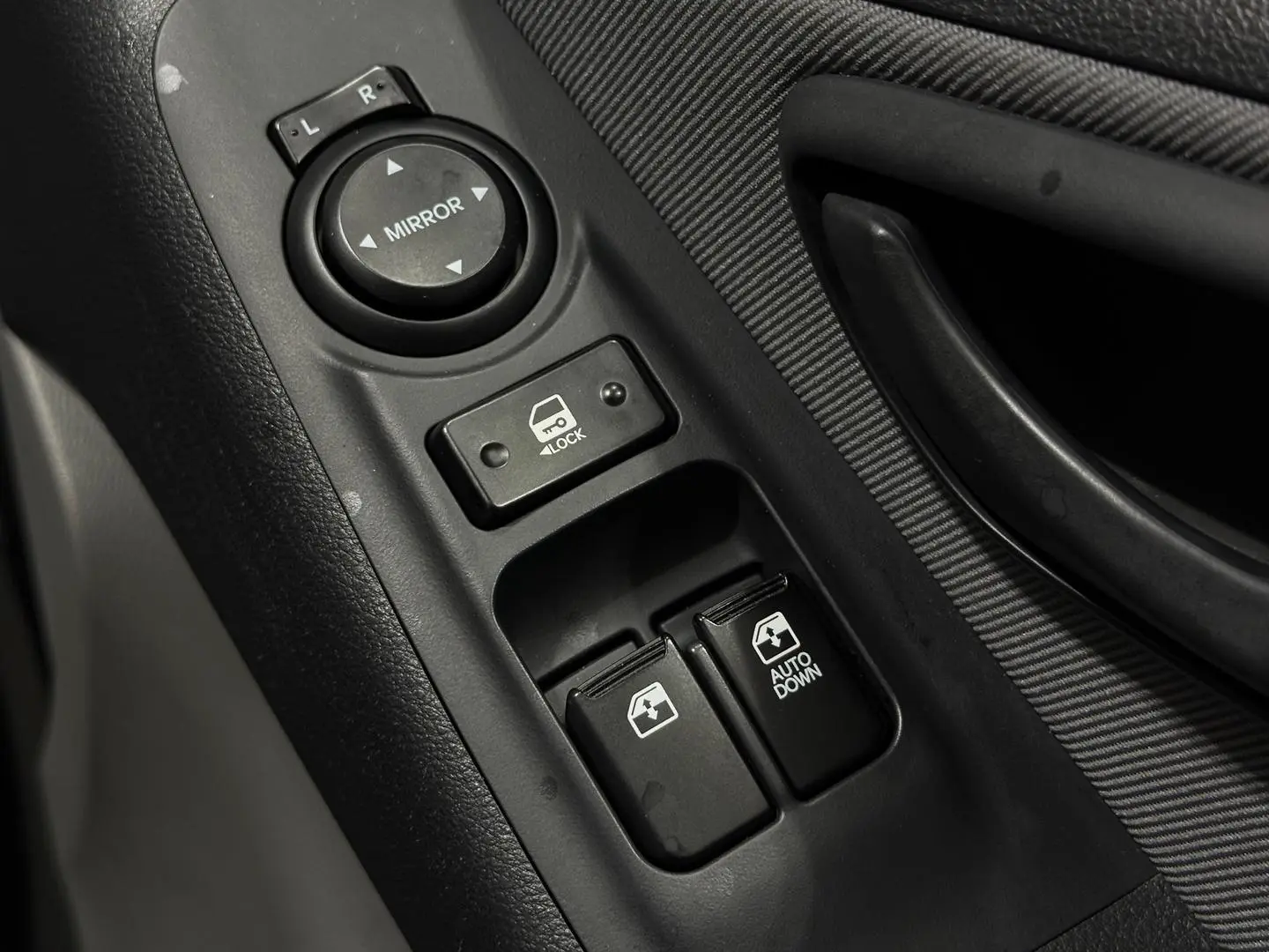 2021 Hyundai iLoad Gallery Image 15