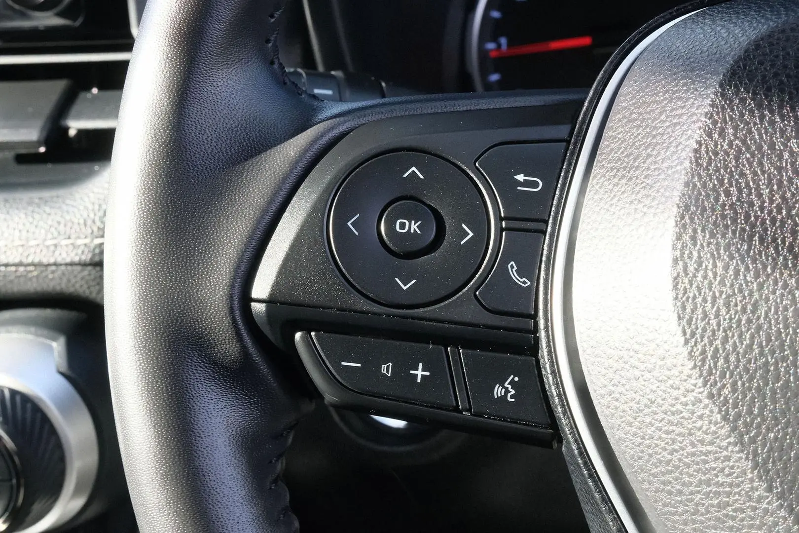 2020 Toyota RAV4 Gallery Image 16