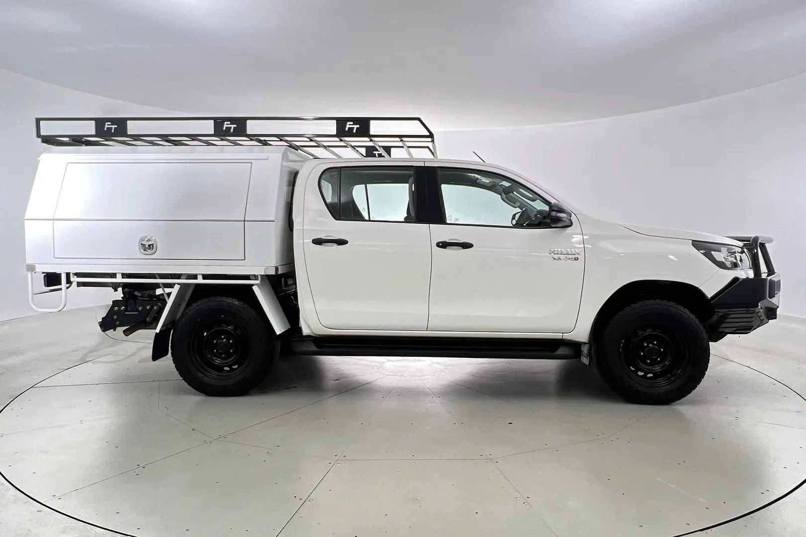 2020 Toyota Hilux Gallery Image 3