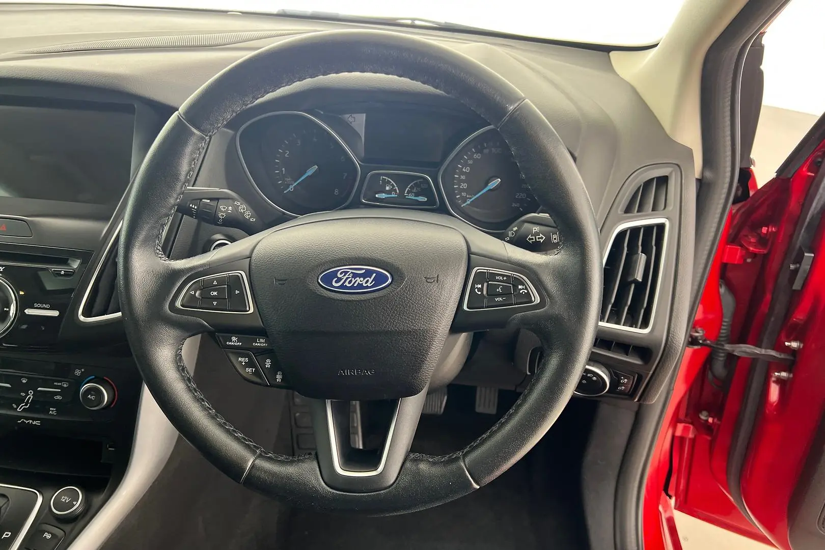 2017 Ford Focus Gallery Image 14