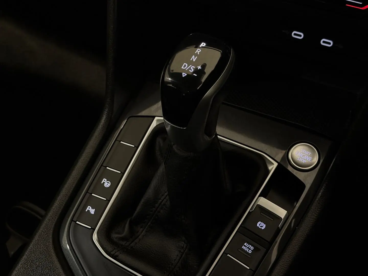 2023 Volkswagen Tiguan Gallery Image 21