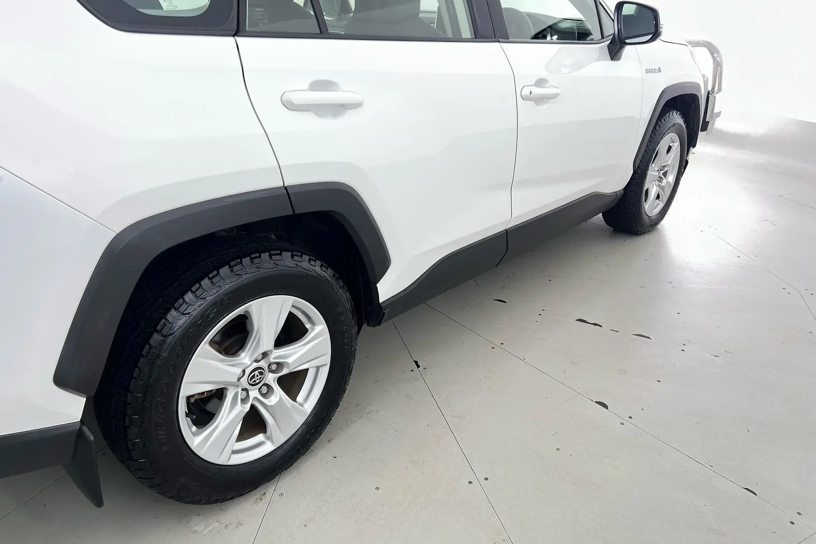 2019 Toyota RAV4 Gallery Image 5