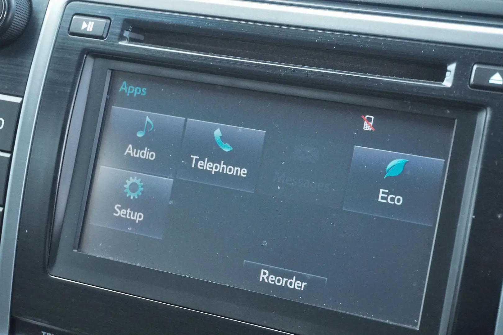 2015 Toyota Camry Gallery Image 11