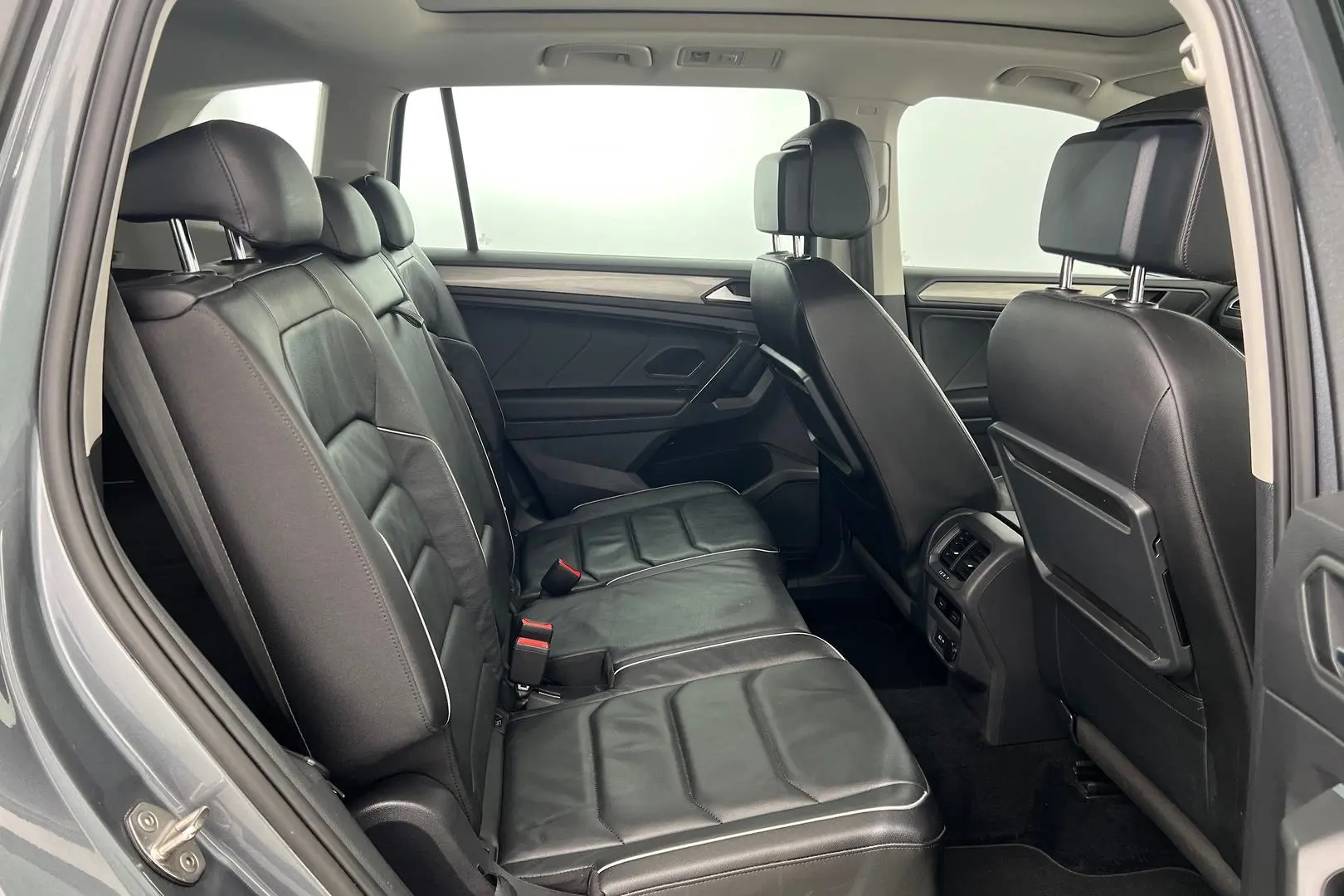 2021 Volkswagen Tiguan Gallery Image 18