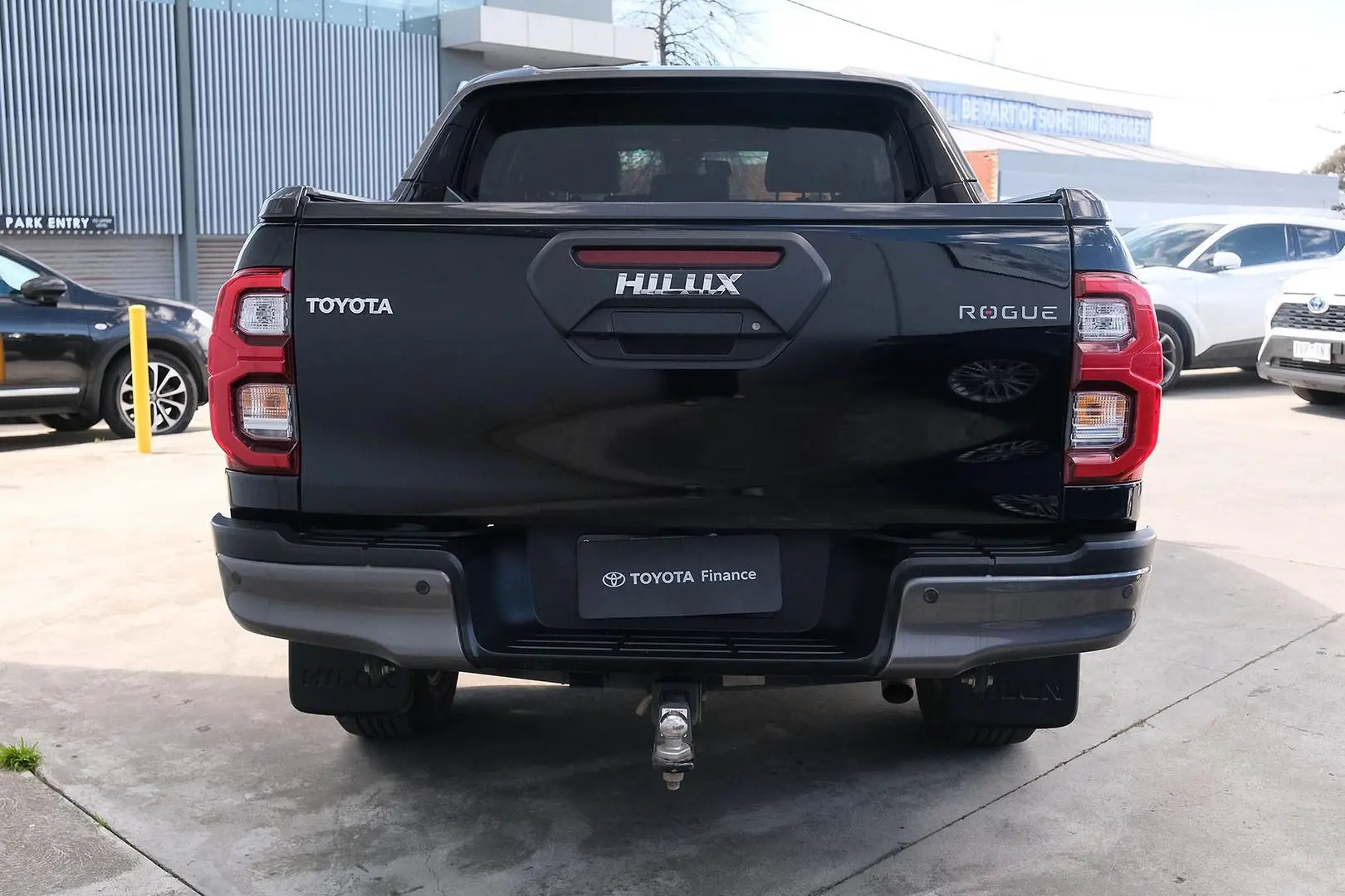 2021 Toyota Hilux Gallery Image 3