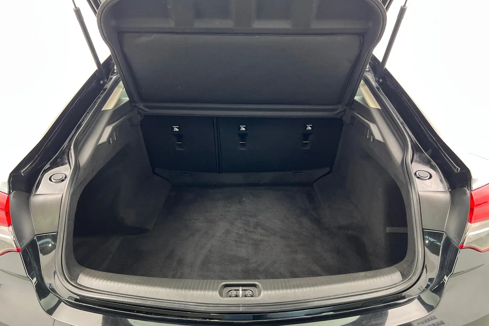 2019 Holden Calais Gallery Image 20