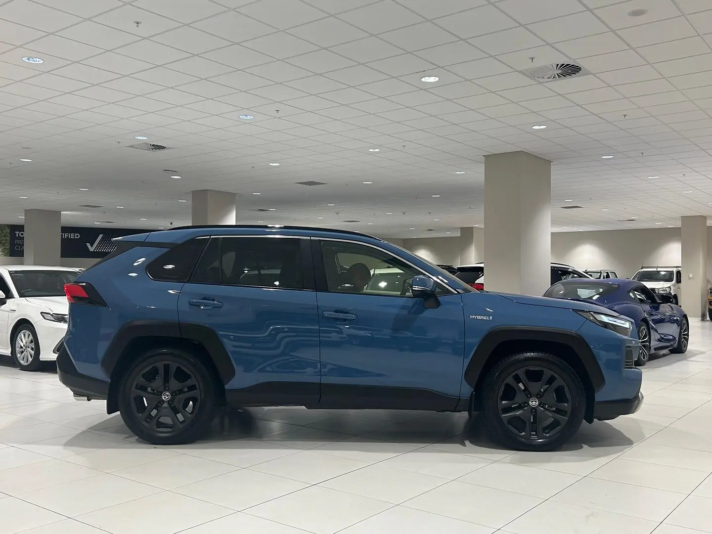 2024 Toyota RAV4 Gallery Image 2