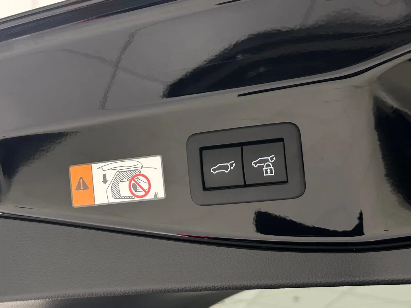 2024 Toyota C-HR Gallery Image 25