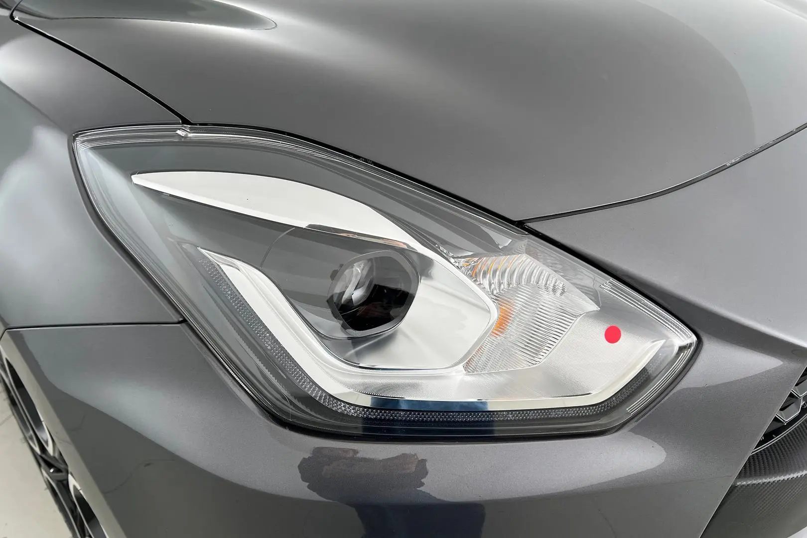 2018 Suzuki Swift Gallery Image 2