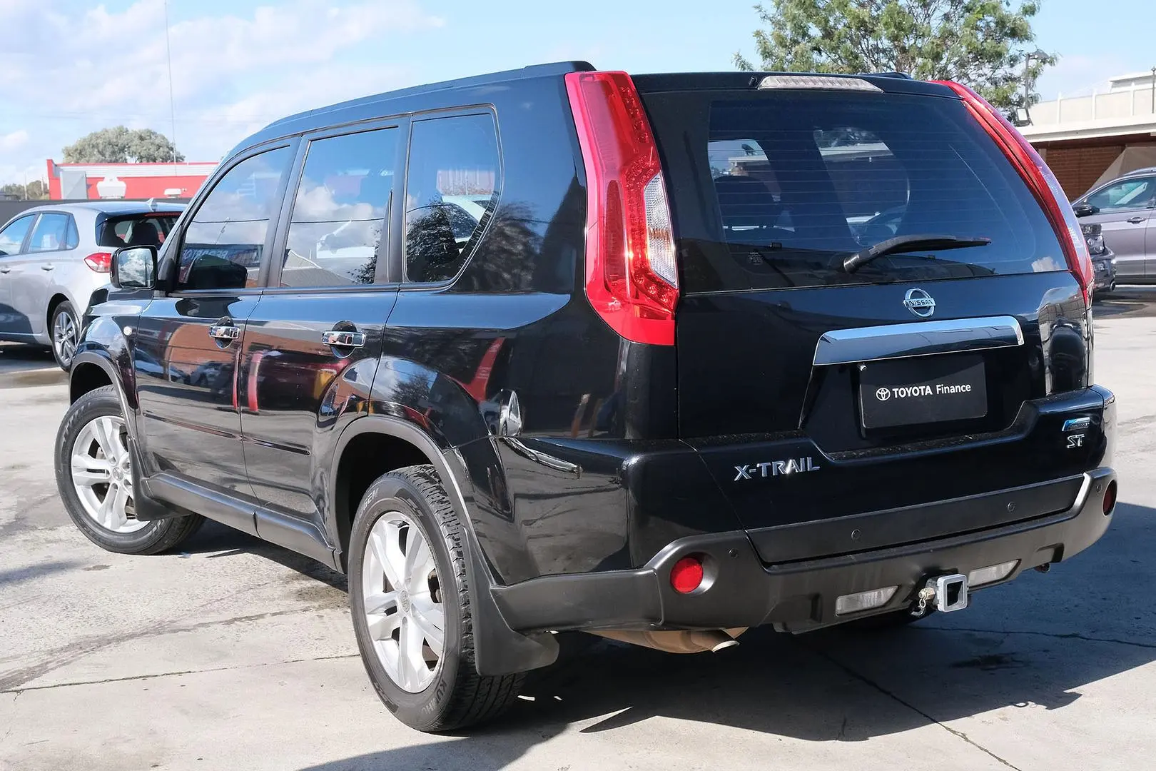2013 Nissan X-TRAIL Gallery Image 3