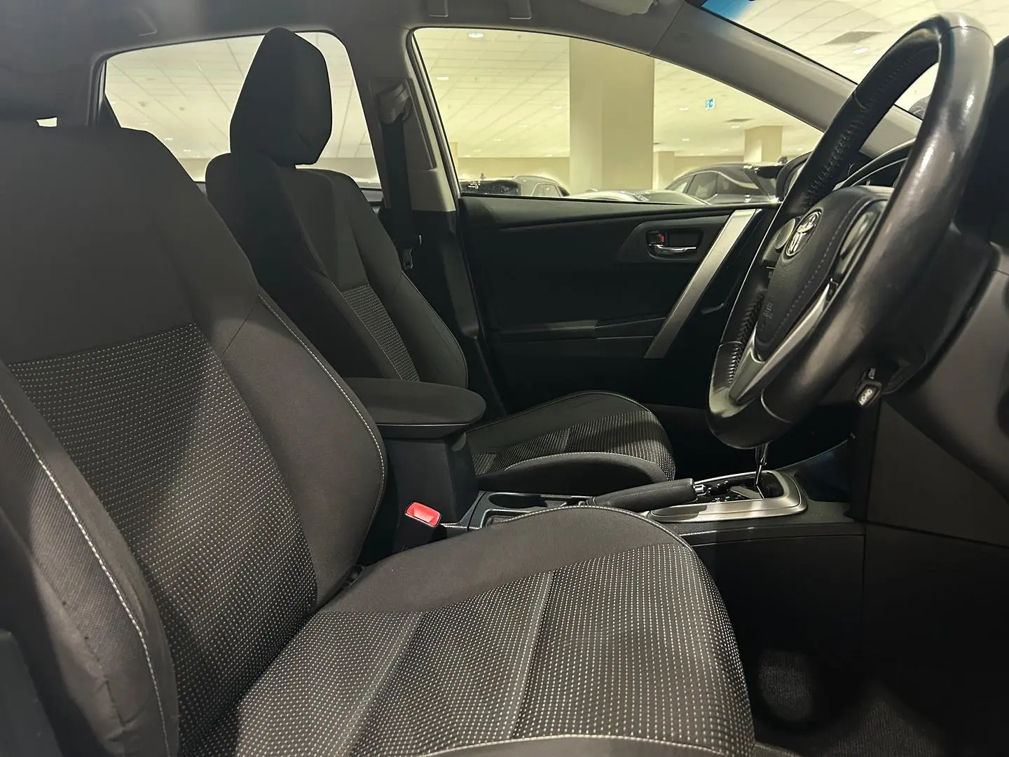 2014 Toyota Corolla Gallery Image 12