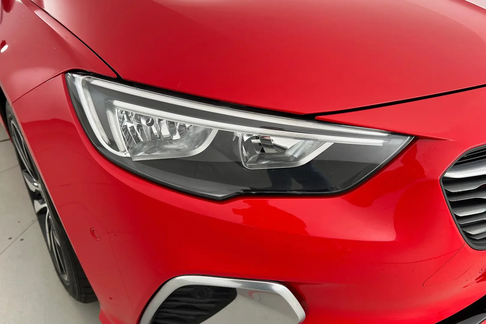 2019 Holden Commodore Gallery Image 2
