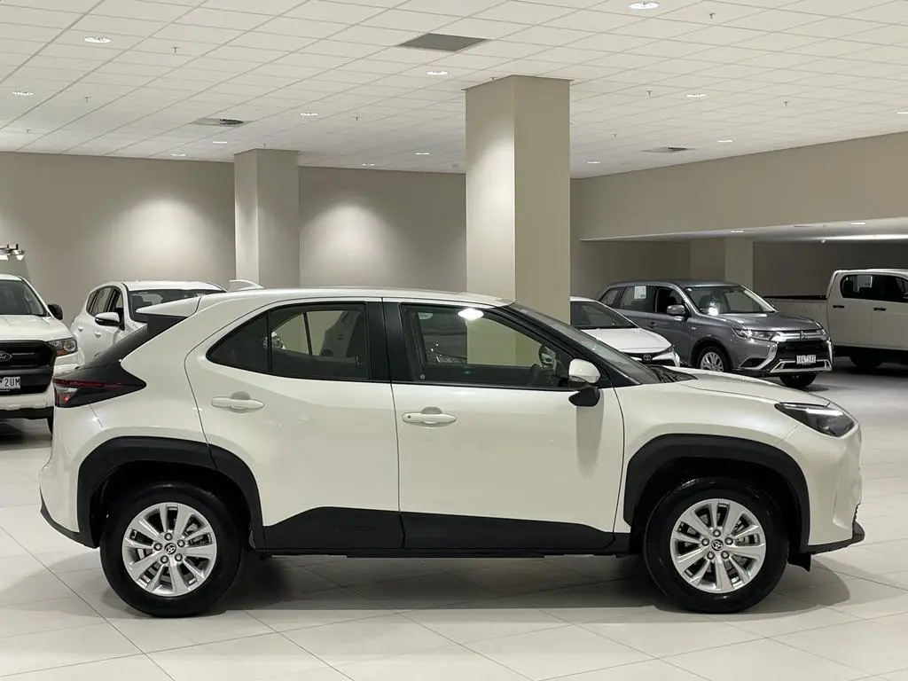 2020 Toyota Yaris Cross Gallery Image 2