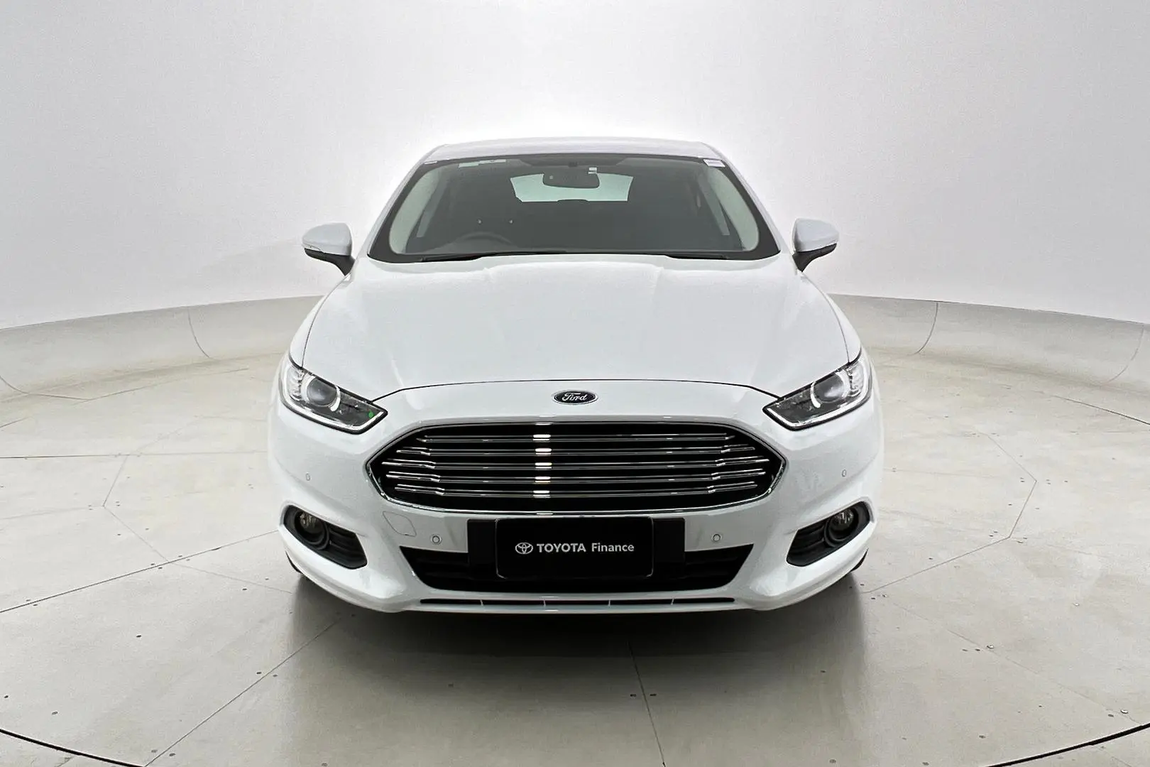 2018 Ford Mondeo Gallery Image 9