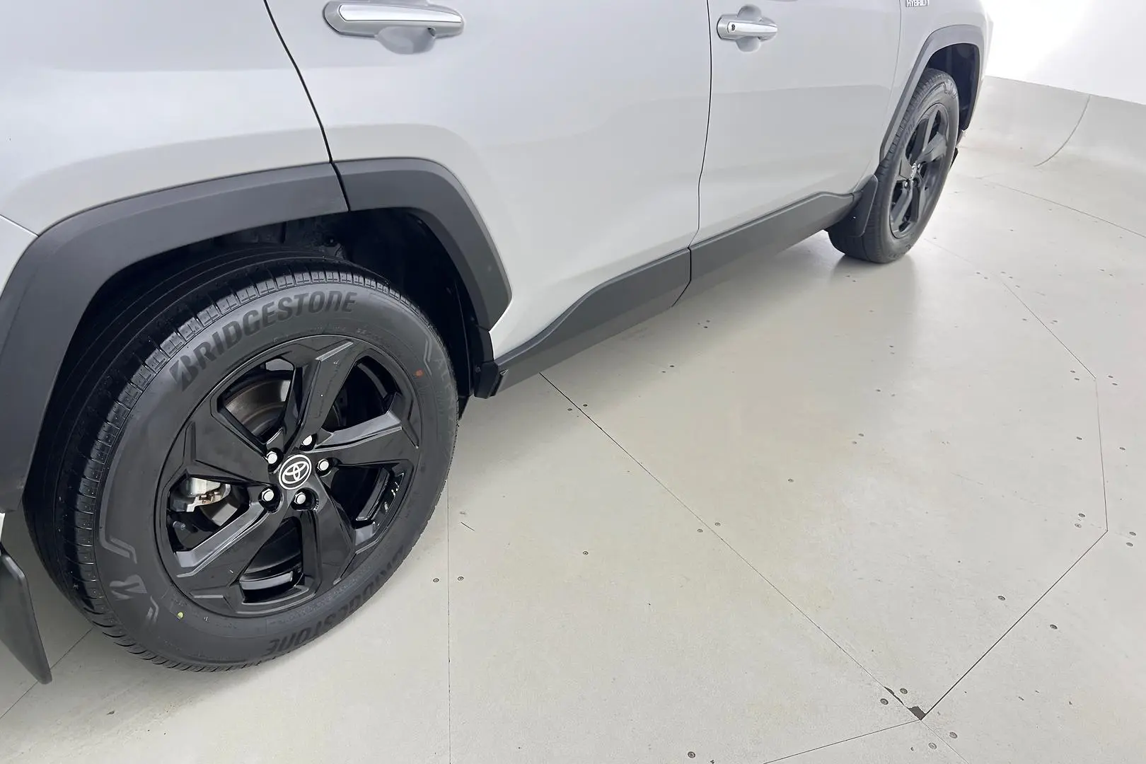 2021 Toyota RAV4 Gallery Image 9