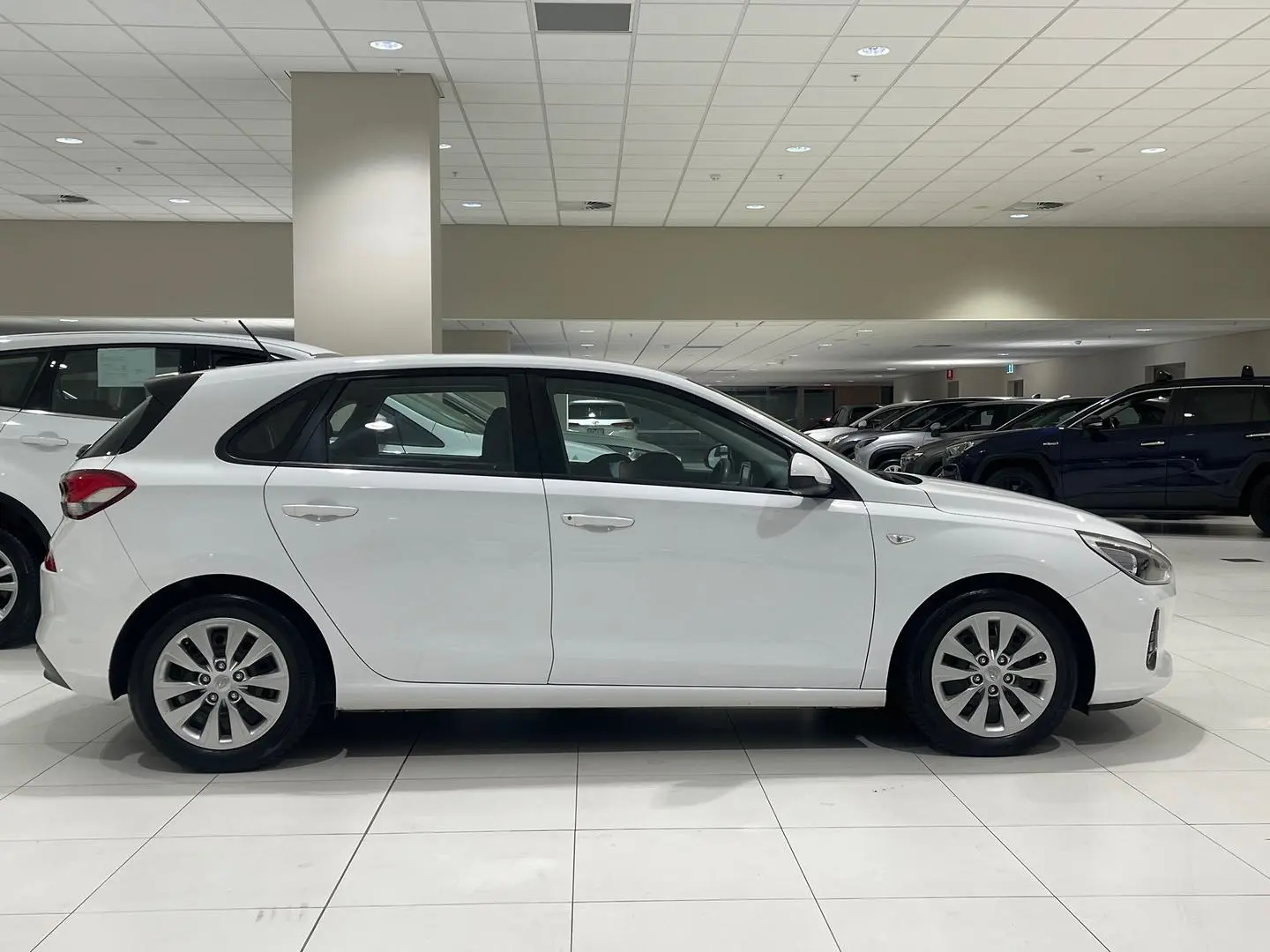 2020 Hyundai i30 Gallery Image 2