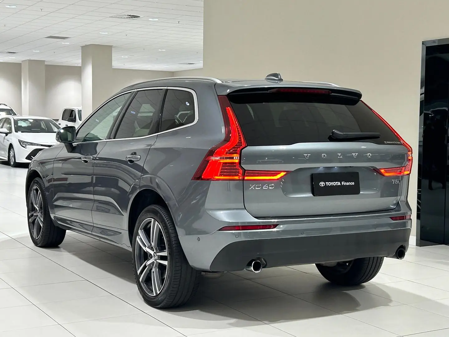 2020 Volvo XC60 Gallery Image 8