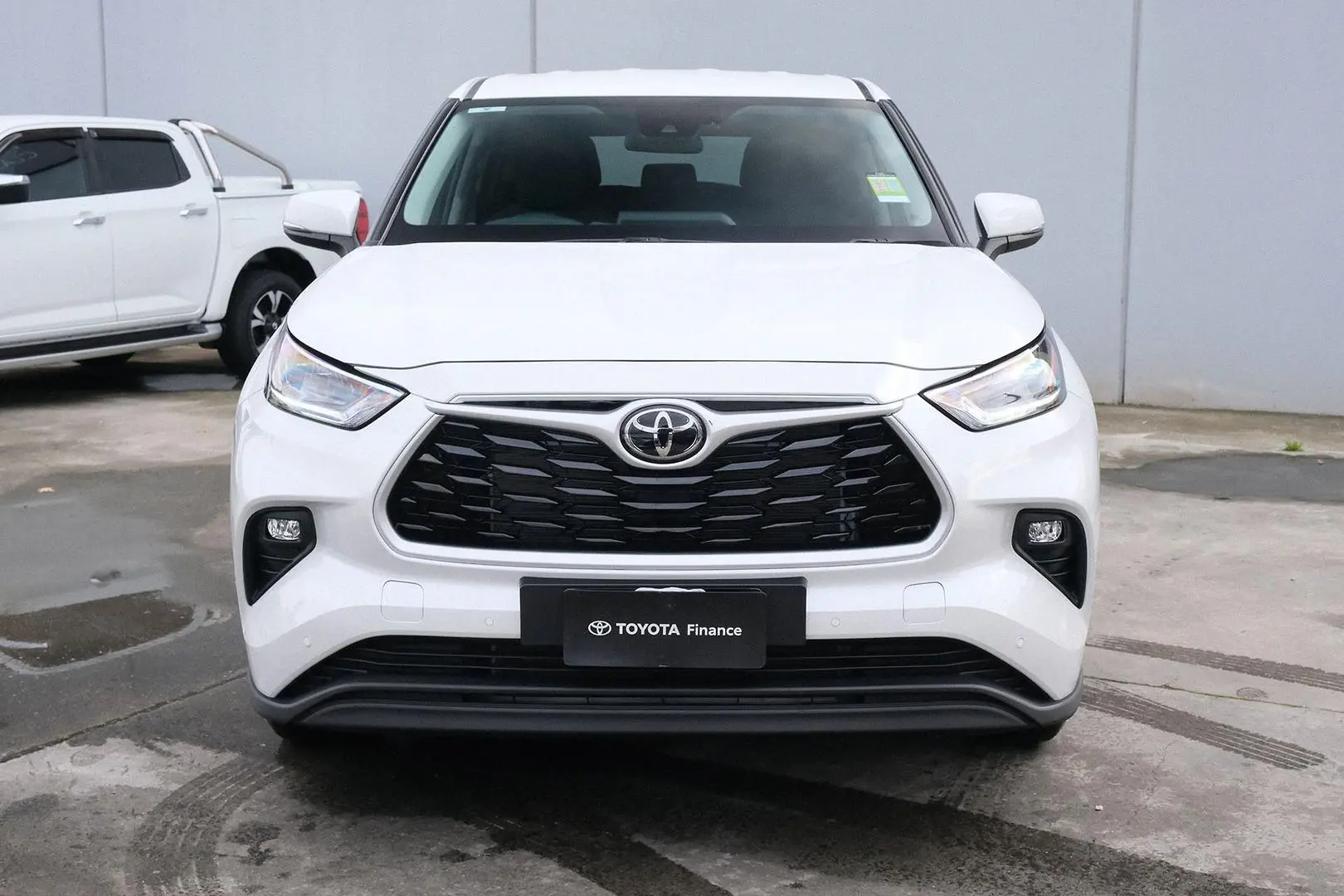 2023 Toyota Kluger Gallery Image 3
