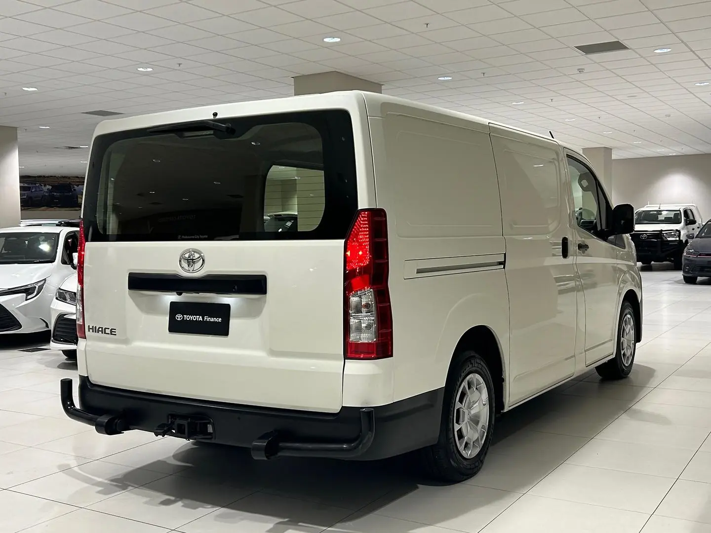 2021 Toyota Hiace Gallery Image 10