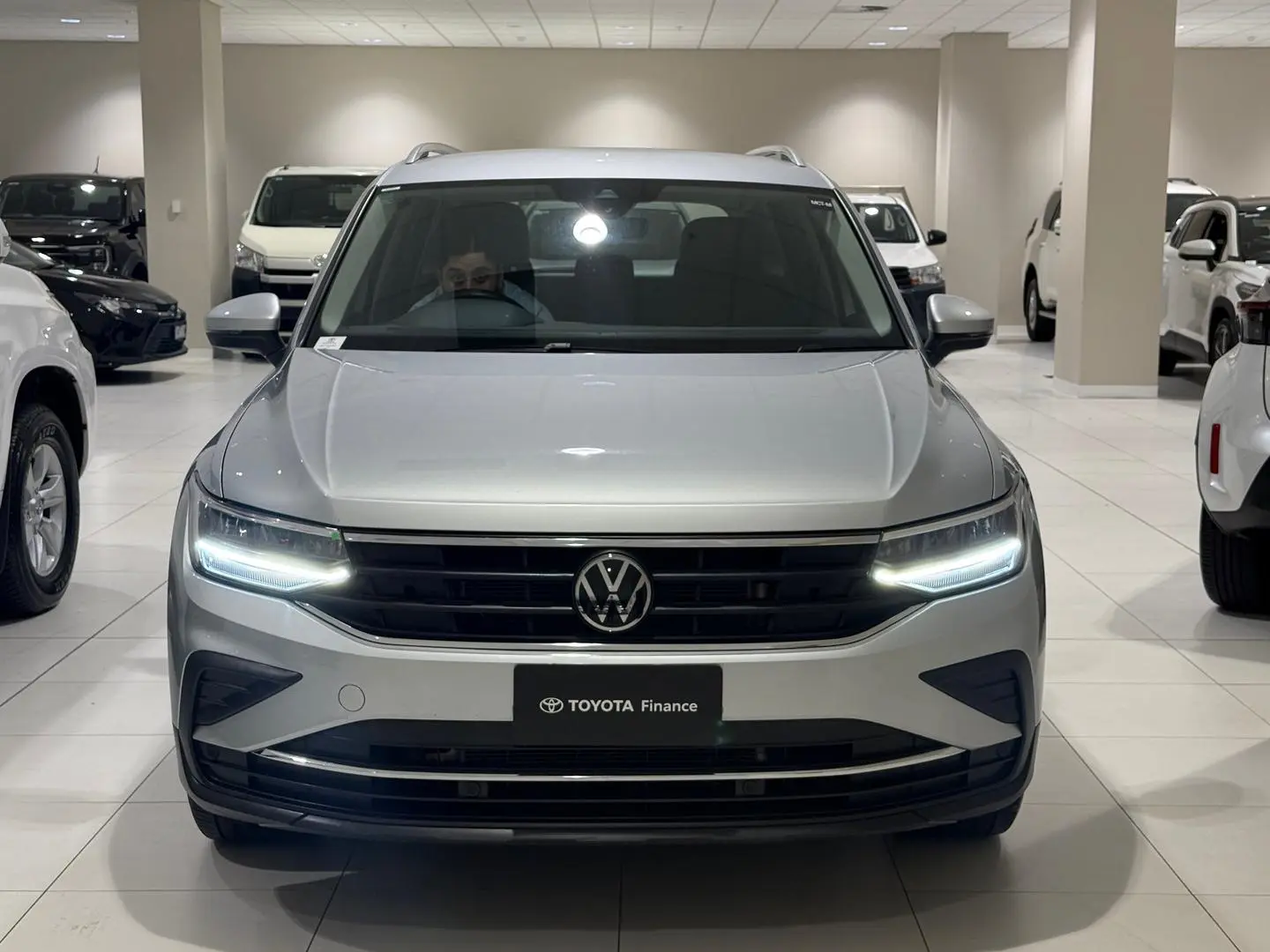 2023 Volkswagen Tiguan Gallery Image 4