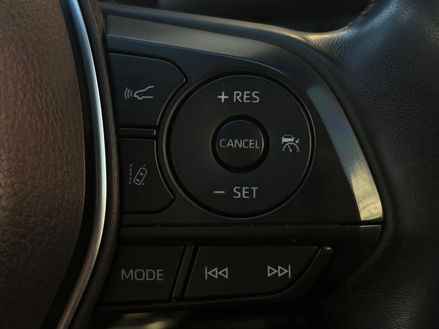 2019 Toyota Camry Gallery Image 20