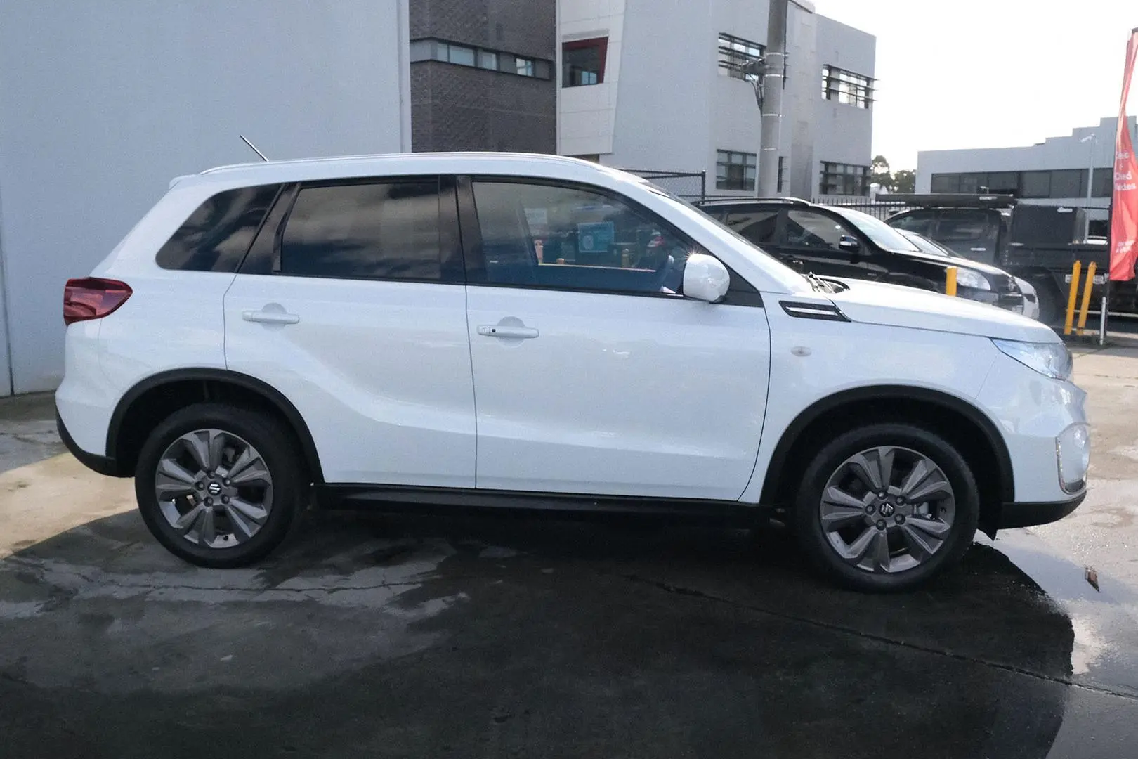 2021 Suzuki Vitara Gallery Image 5