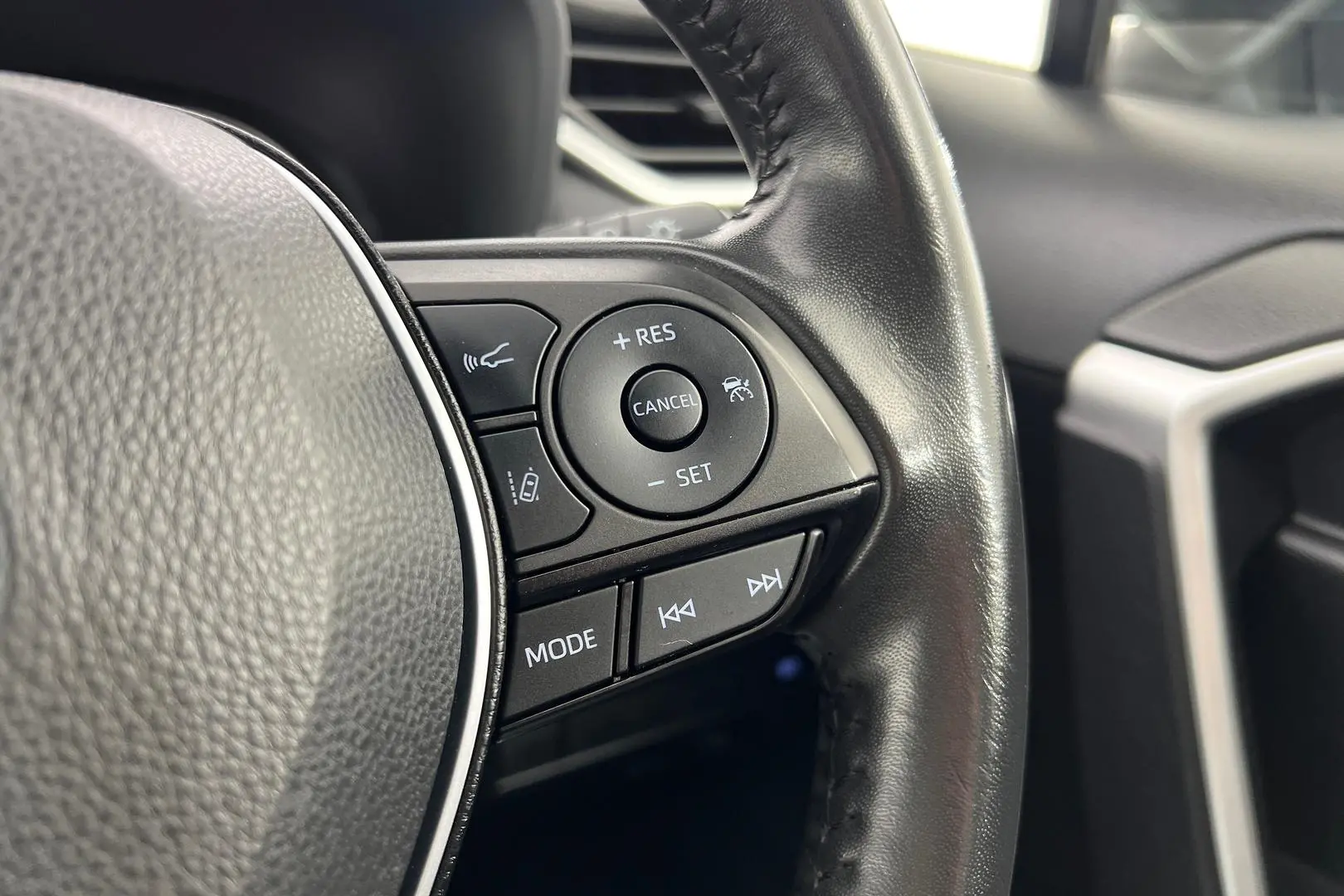2021 Toyota RAV4 Gallery Image 21