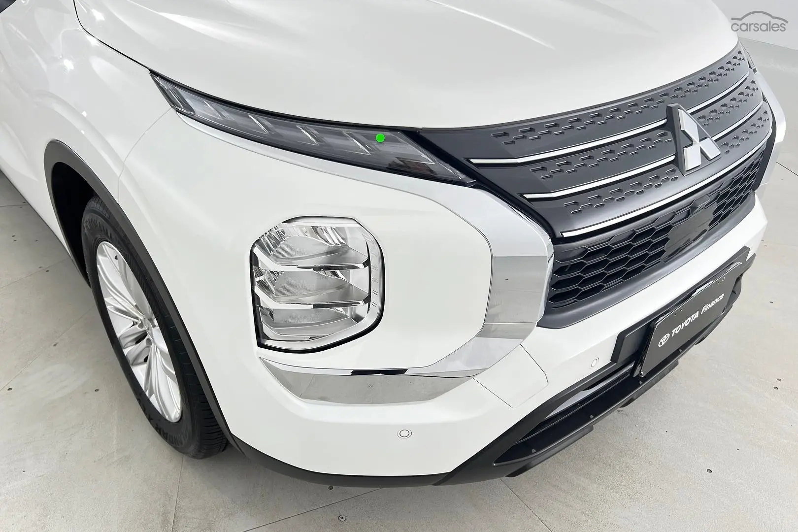 2022 Mitsubishi Outlander Image 11