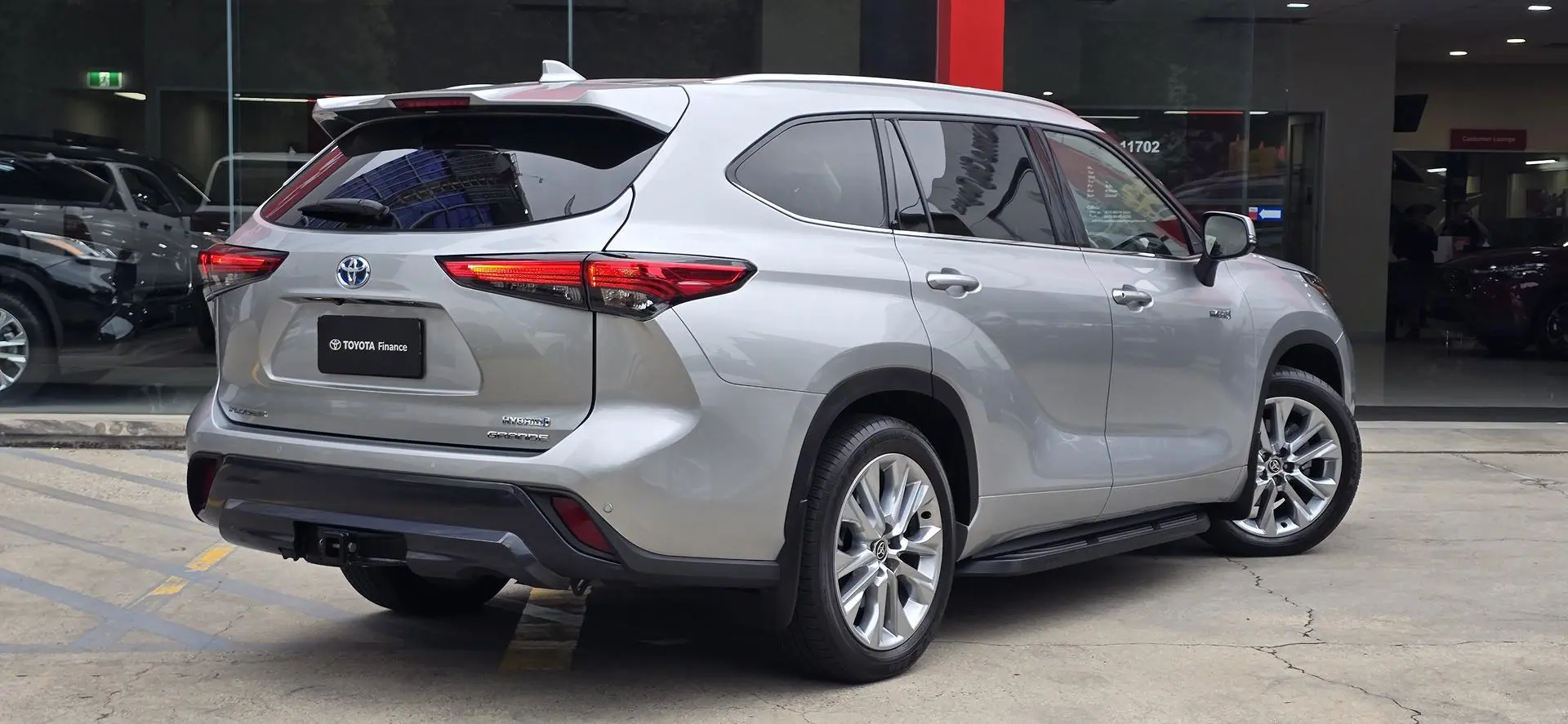 2021 Toyota Kluger Gallery Image 3