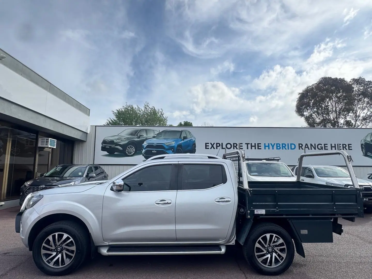 2020 Nissan Navara Gallery Image 9