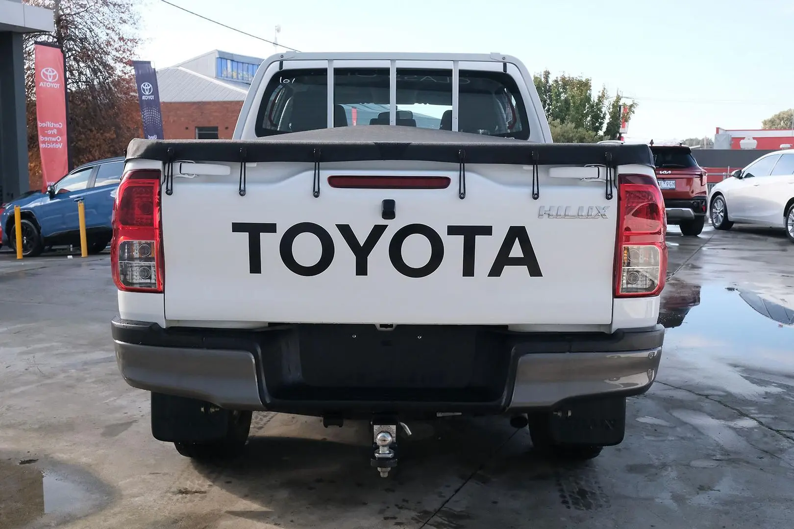 2017 Toyota Hilux Gallery Image 4