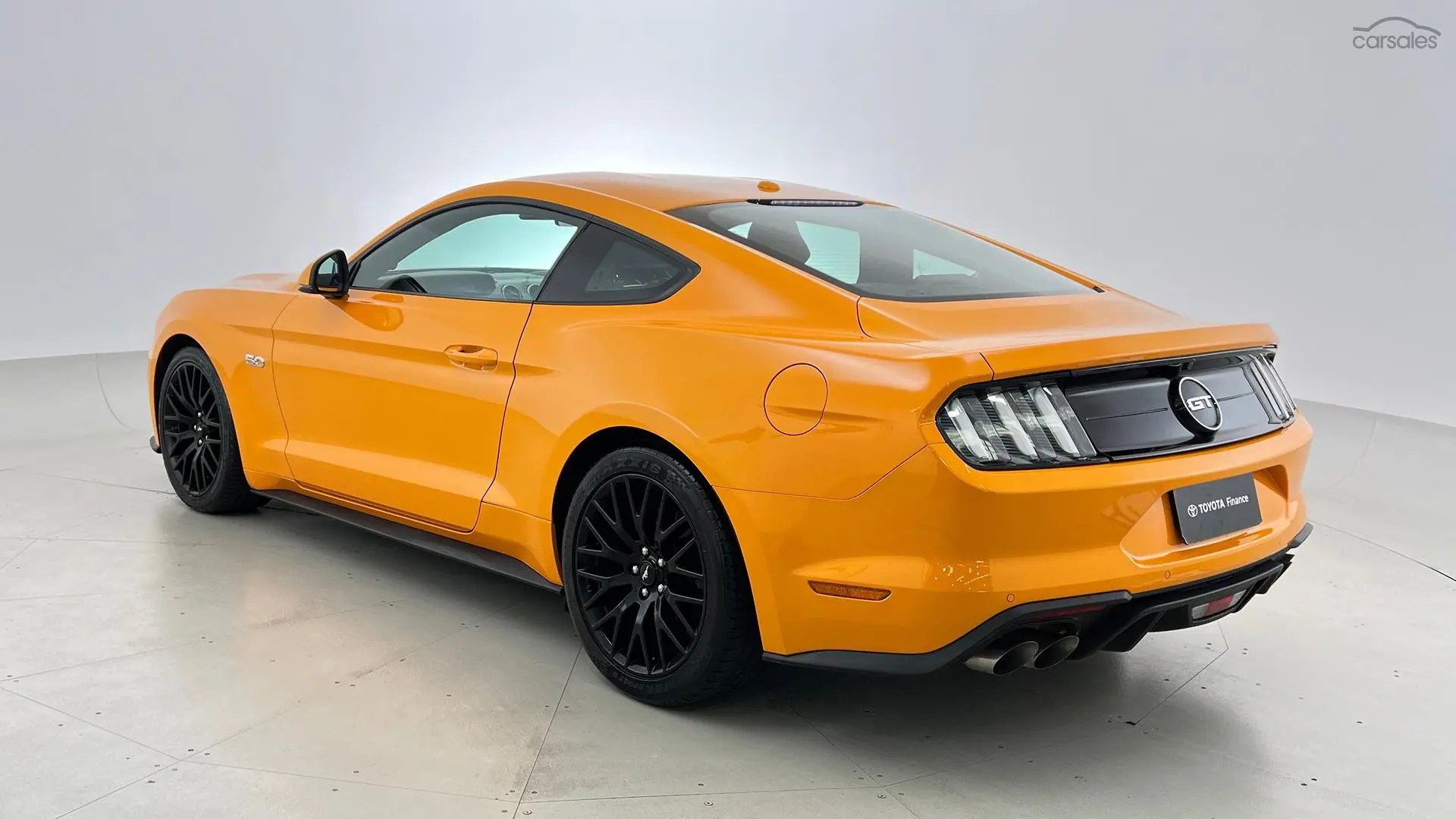 2019 Ford Mustang Image 2