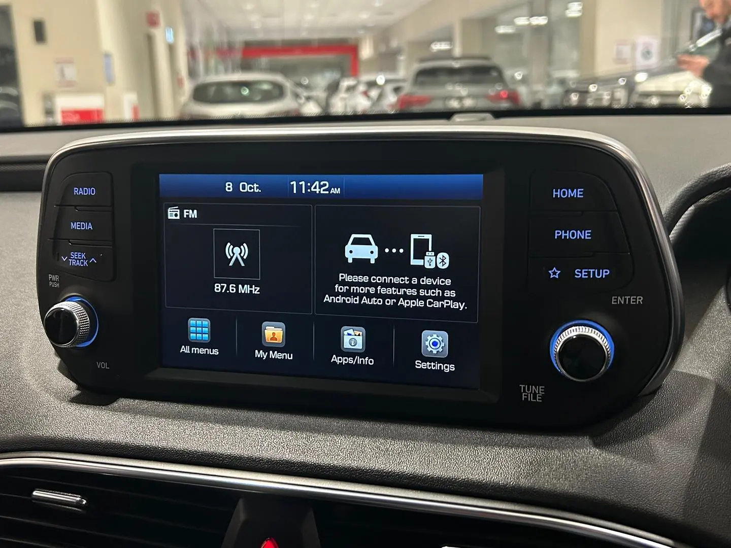 2020 Hyundai Santa Fe Gallery Image 17