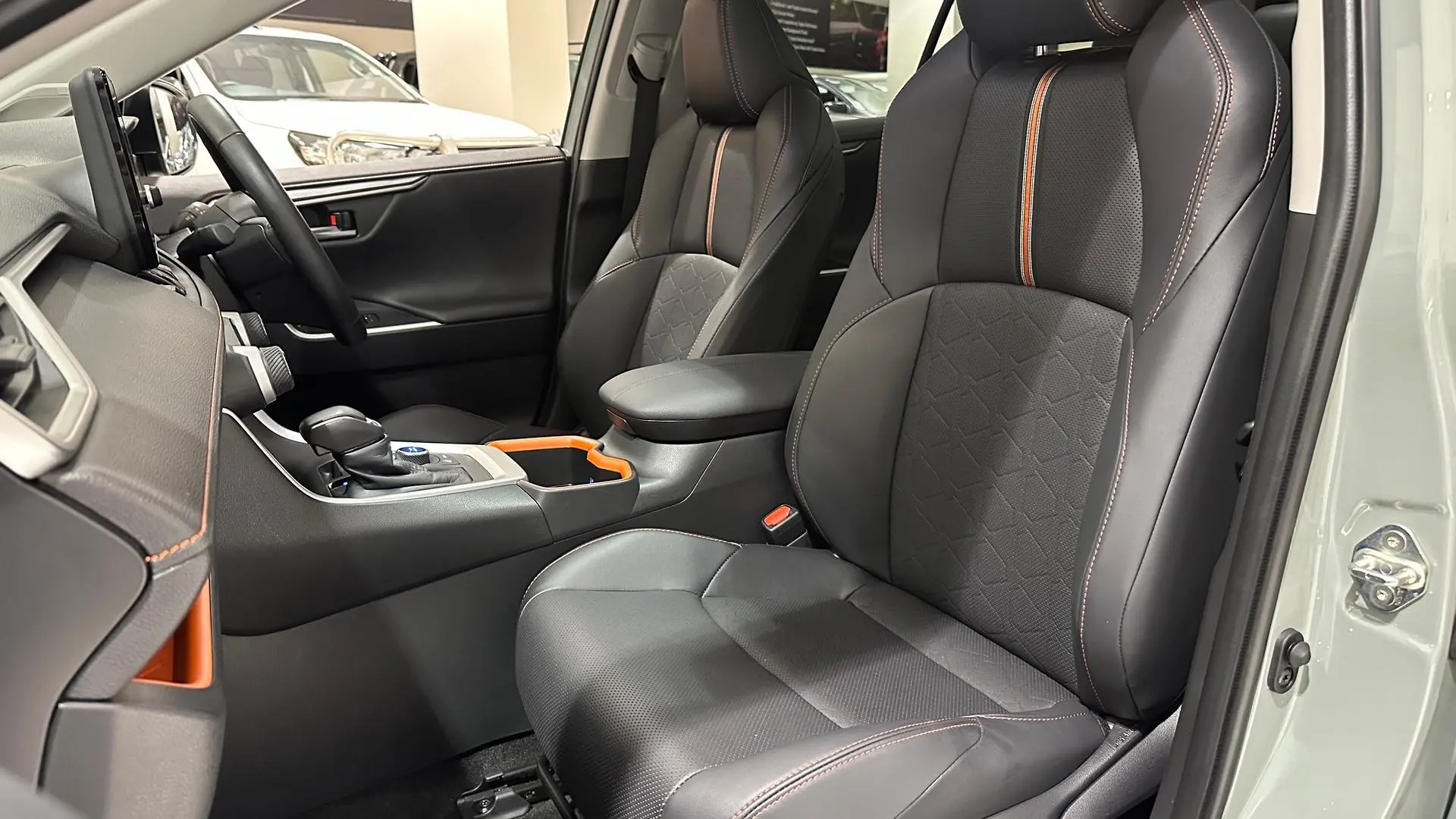 2024 Toyota RAV4 Gallery Image 17