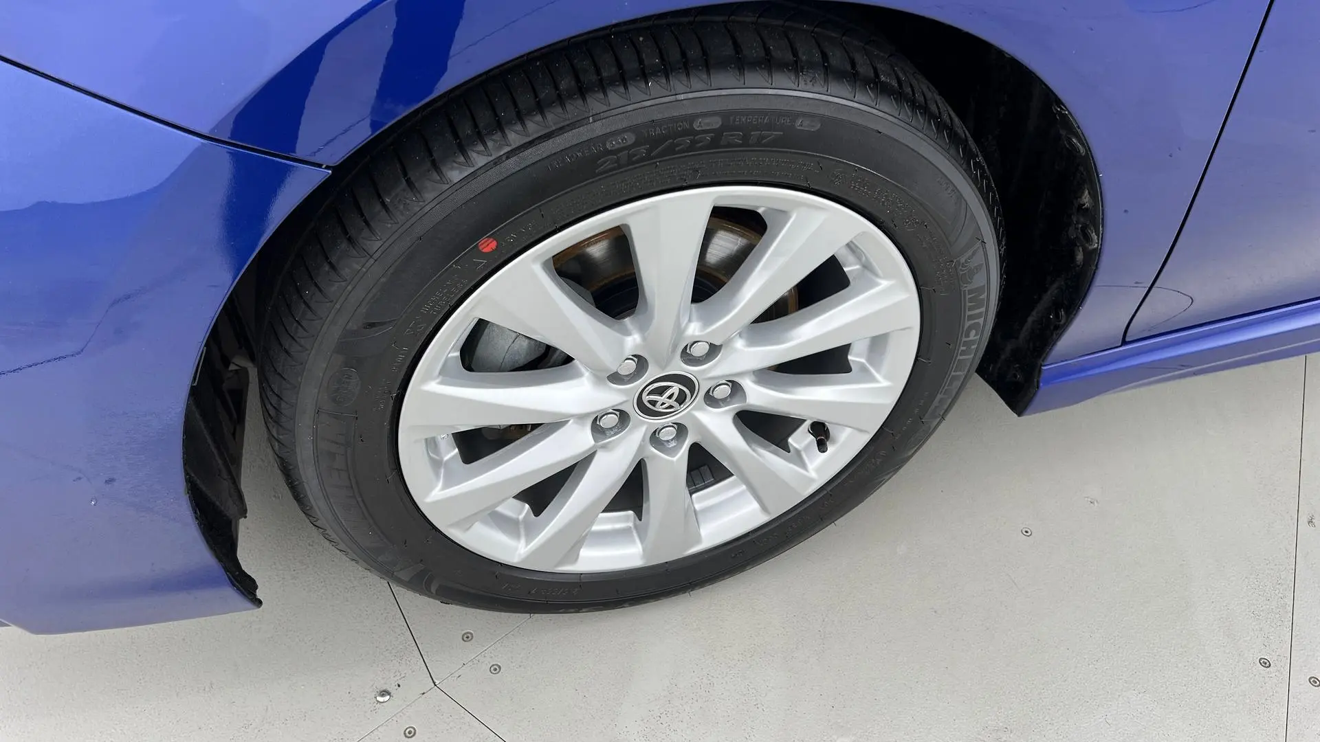 2019 Toyota Camry Gallery Image 10