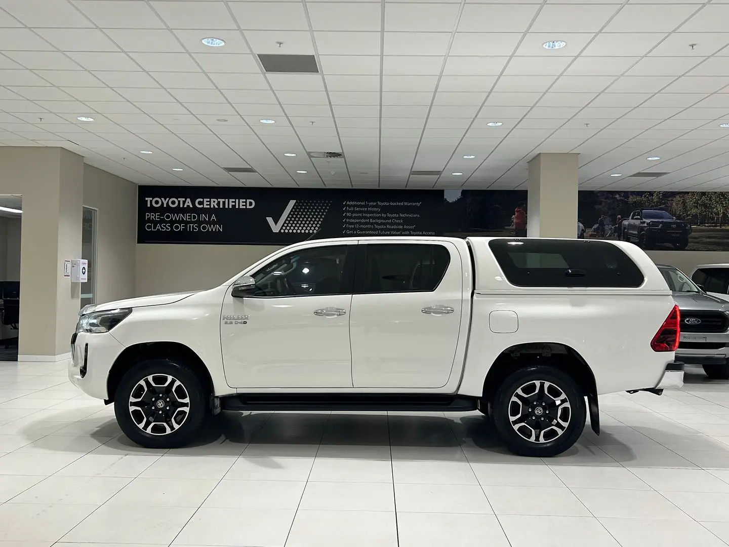 2021 Toyota Hilux Gallery Image 6