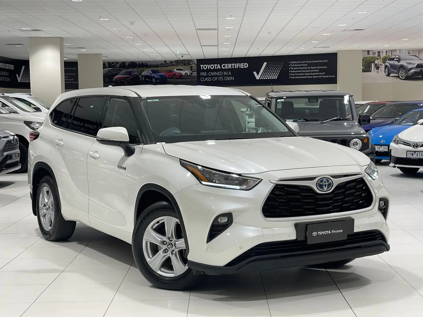 2022 Toyota Kluger Gallery Image 1