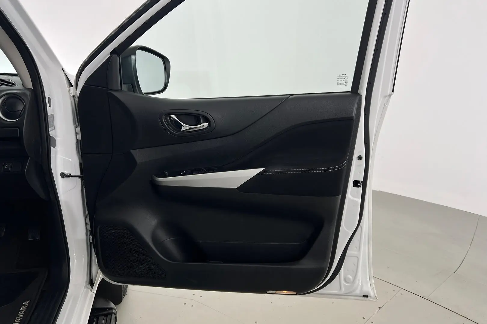 2020 Nissan Navara Gallery Image 10