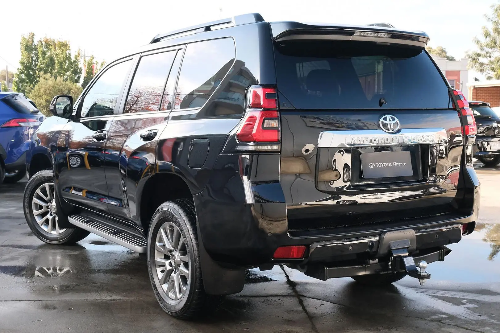 2021 Toyota Landcruiser Prado Gallery Image 2