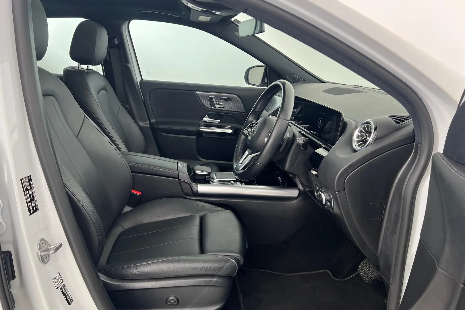 2021 Mercedes-Benz GLA-Class Gallery Image 11